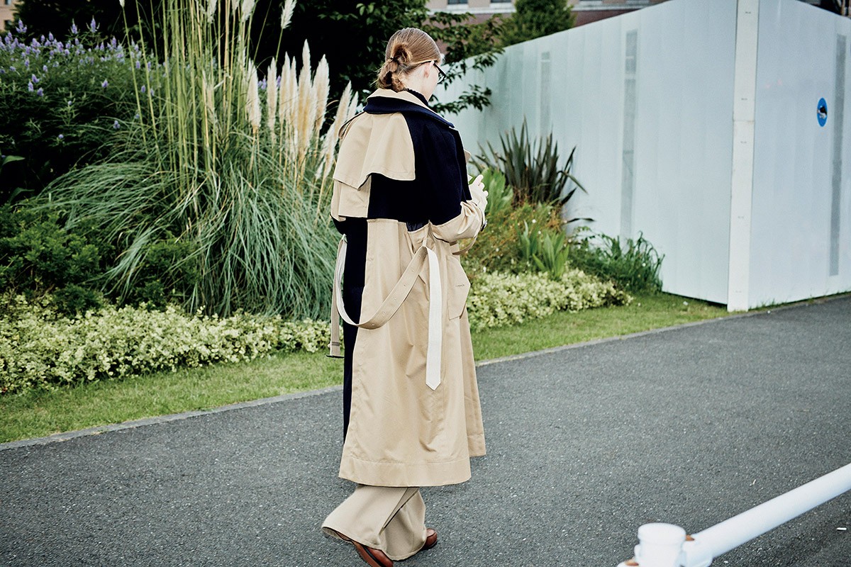 本とコート、未来のカノン - Slide:3