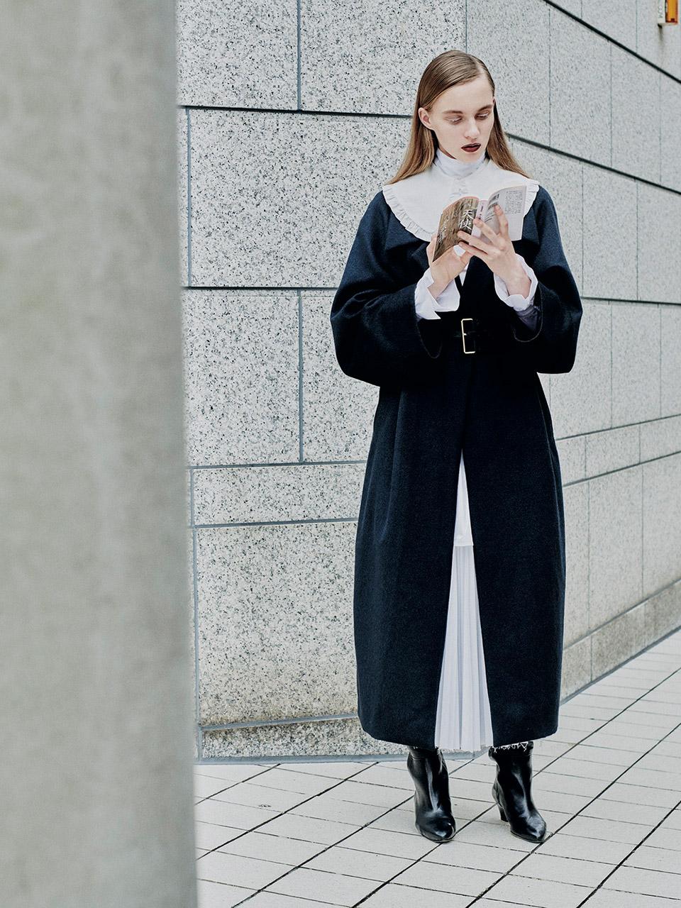 本とコート、未来のカノン