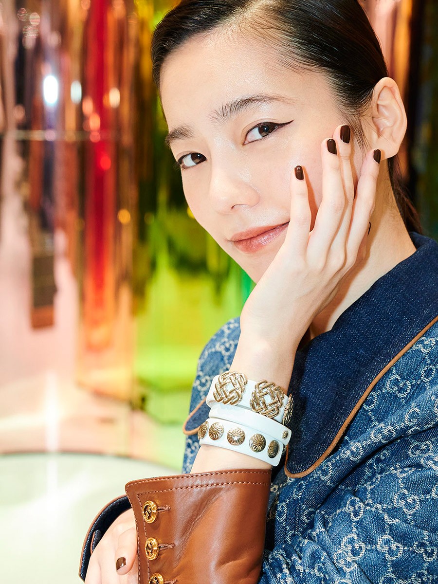 バングルをつけたぱるる - Slide:3