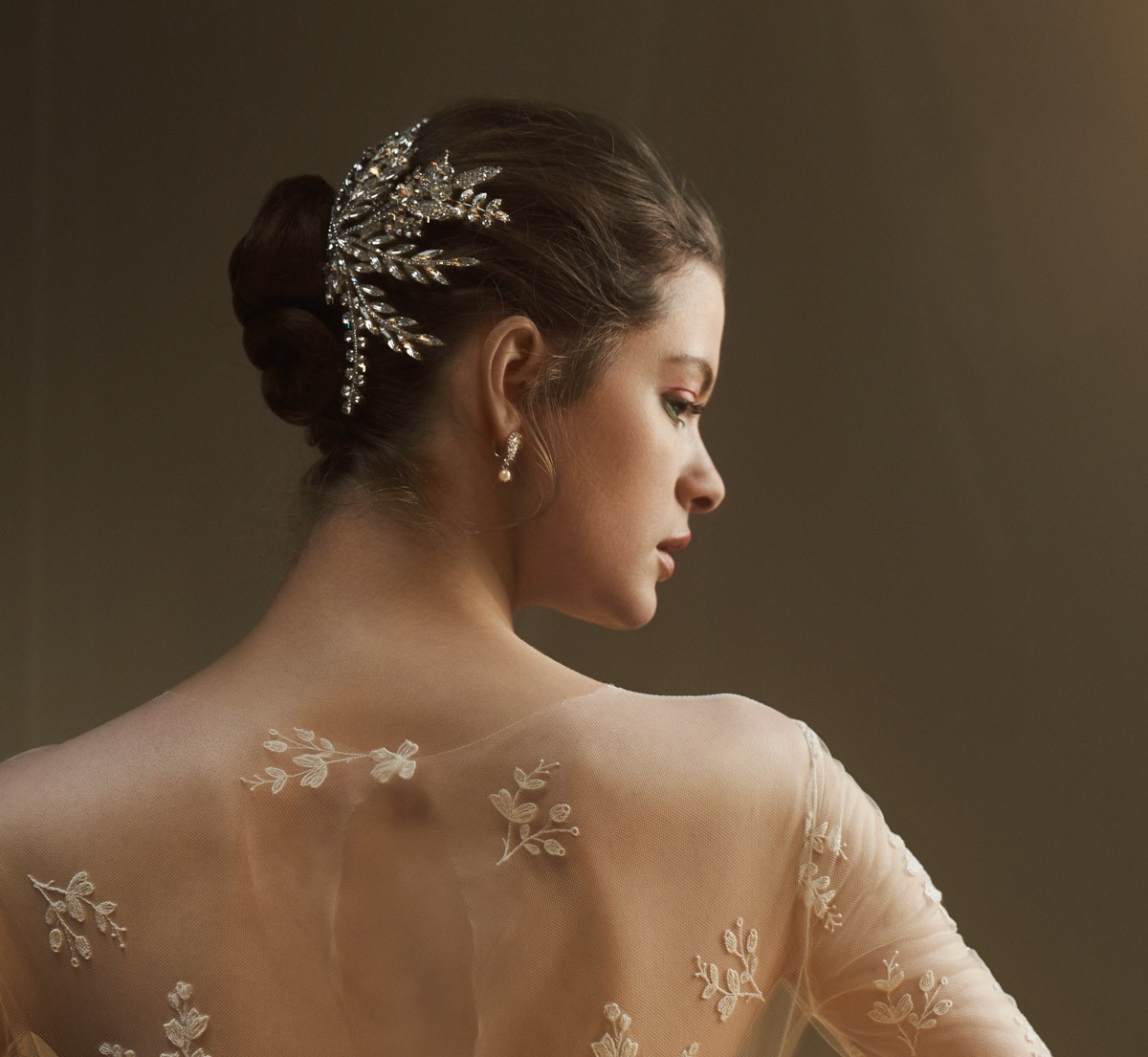 ノバレーゼ|ドレスとヘアアクセサリー - Slide:1