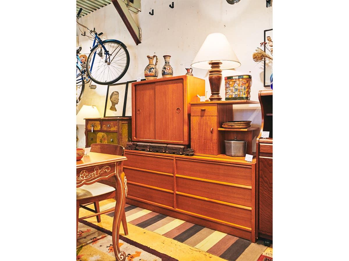 家具や食器など日常を彩るアイテムが並ぶ「ガーニッシュ」。＋αが楽しい、東京の古着屋案内 - Slide:4
