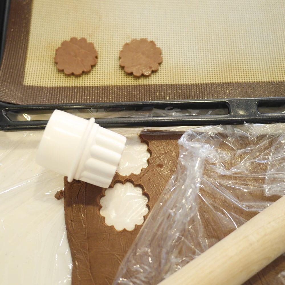 お菓子づくりのプロ直伝！大人のスイーツレシピ  08: 米粉ガナッシュサンドクッキー - Slide:3