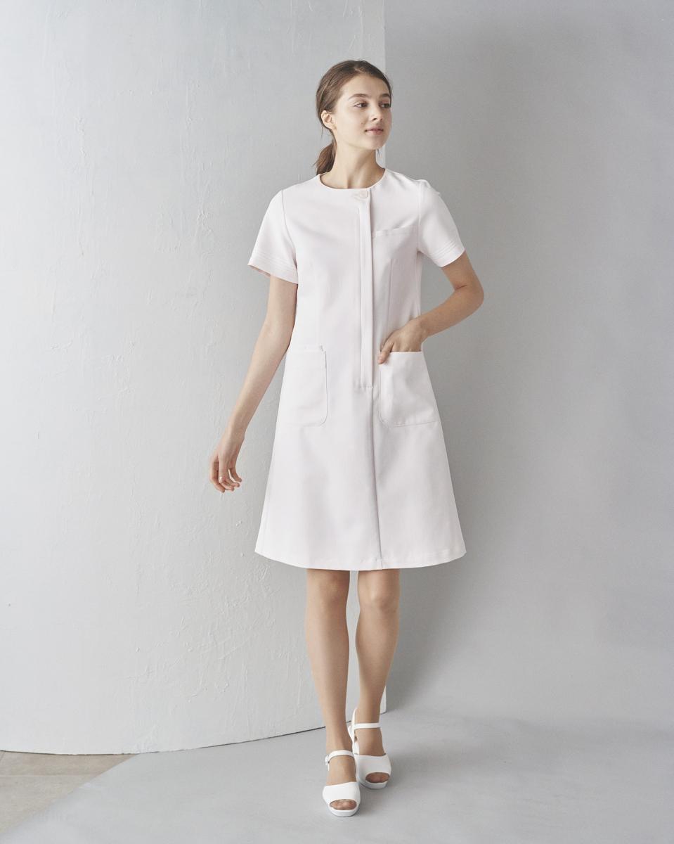 〈ジェラート ピケ〉と白衣メーカー〈クラシコ〉のコラボ新作は、上品でかわいいナース服 - Slide:5