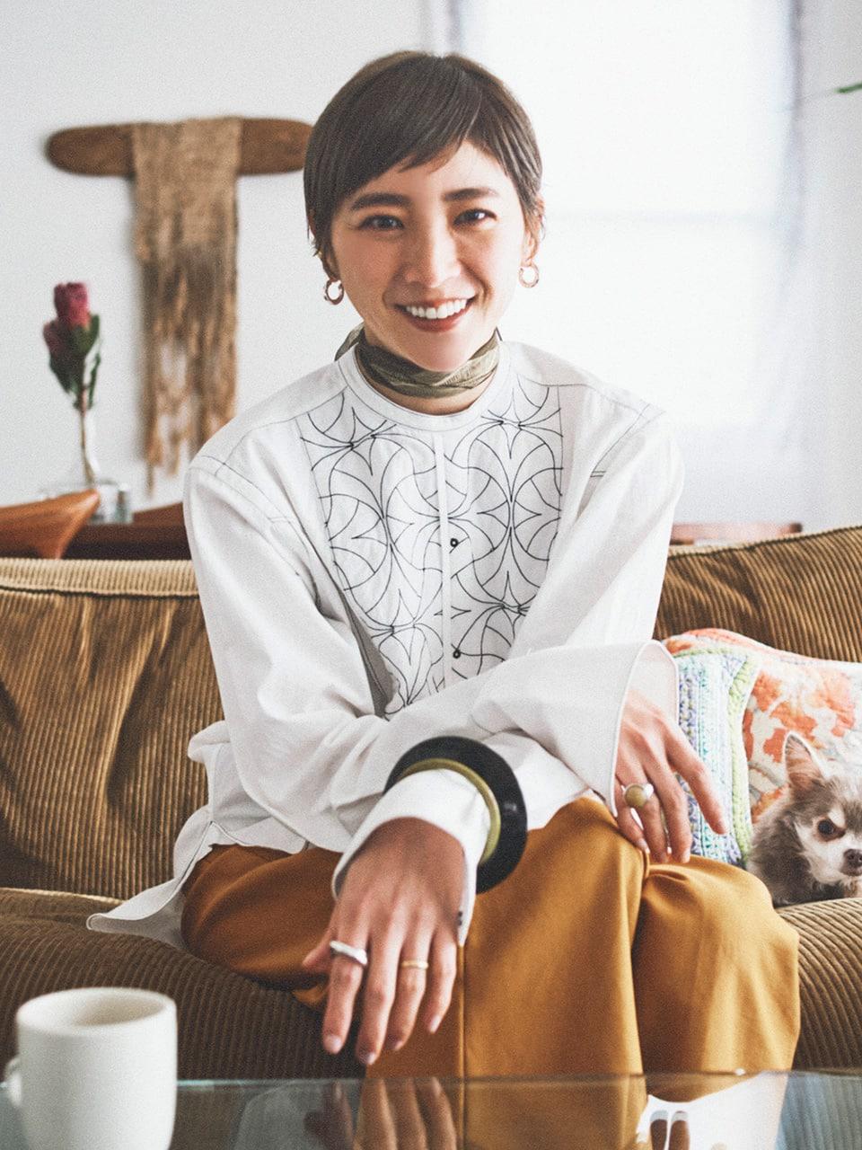 〈TODAYFUL〉デザイナー/吉田怜香「首と袖元にフェミニンなアクセントを」|リモート会議のルックどうするか問題!vol.4