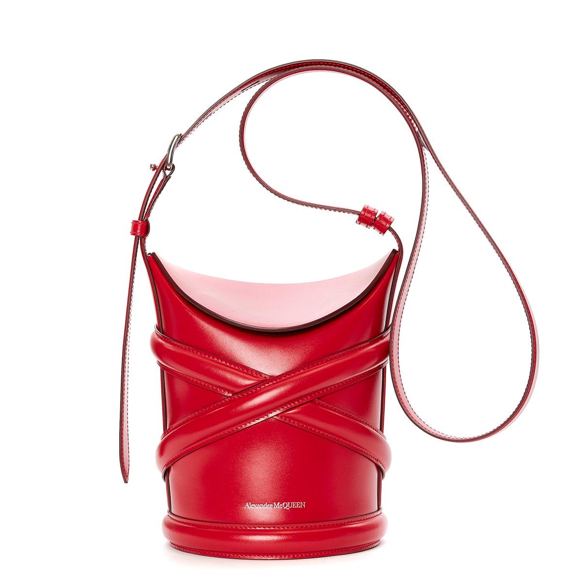 〈アレキサンダー・マックイーン〉のハーネスに着想を得た新作バッグ。豊富なカラー展開 - Slide:4