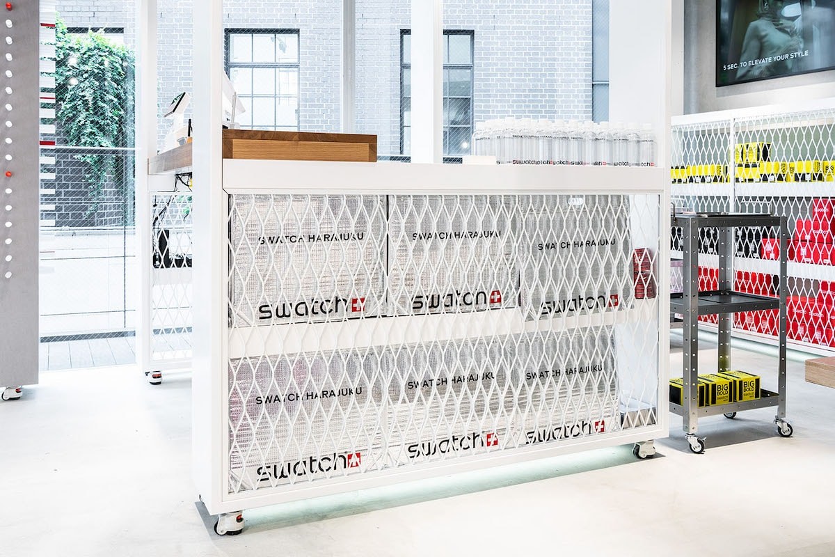 スウォッチストア原宿 内観 - Slide:4