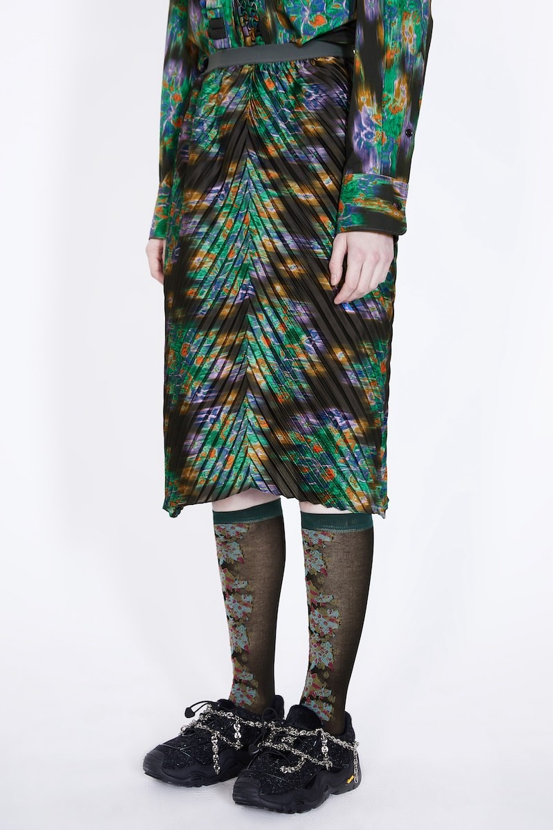 夢と現実の間を彷徨う。〈JNBY〉最旬コレクションがオンラインストアに到着 - Slide:3