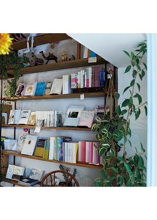 レトロで新しい長野街歩きガイド ch. books - Slide:2