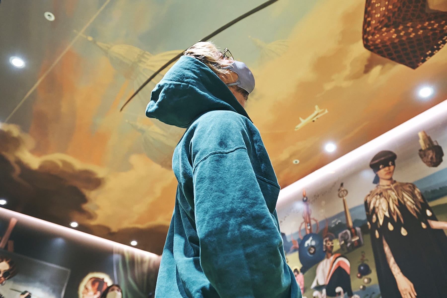 天井を眺める - Slide:4