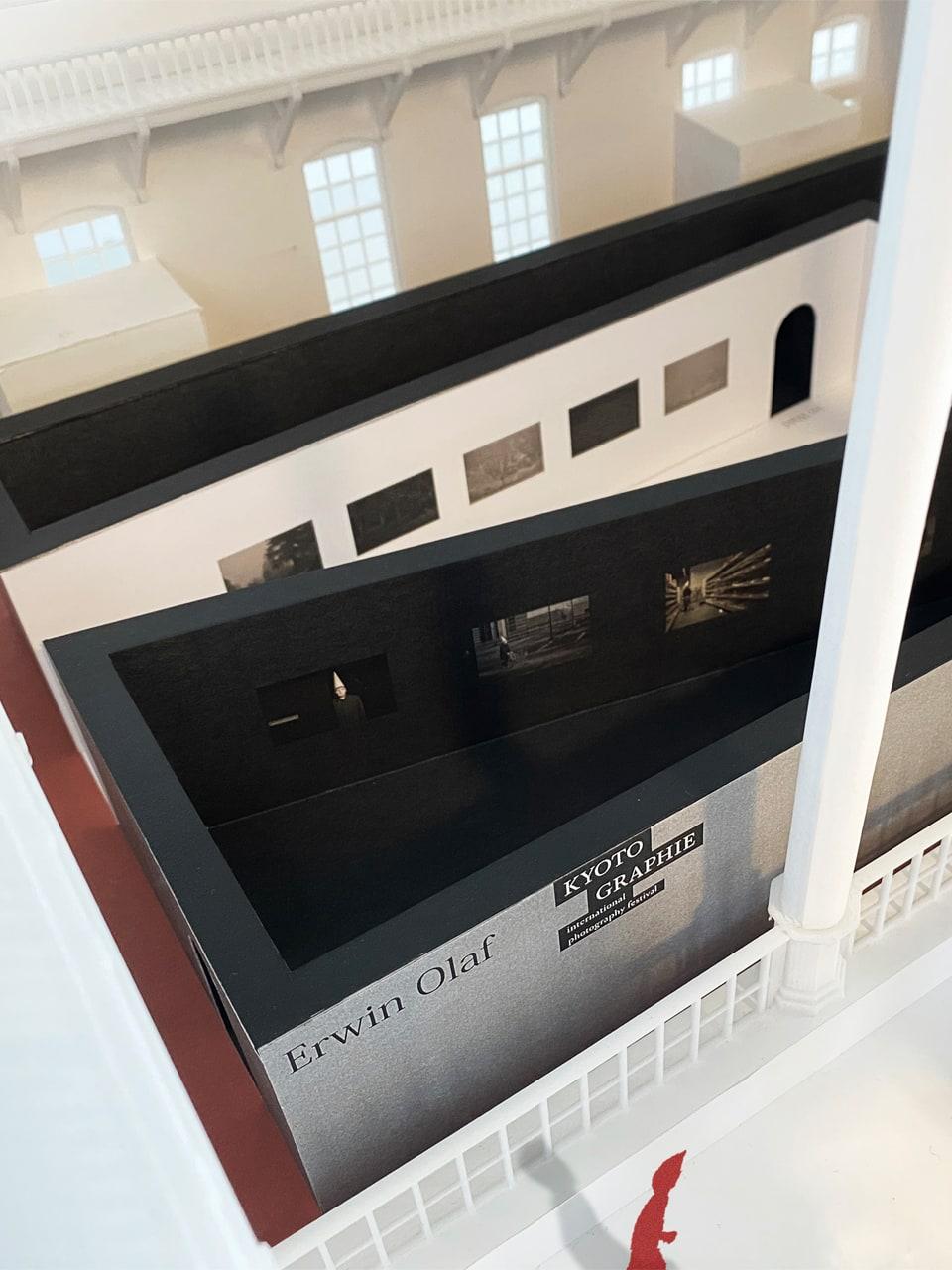 「KYOTOGRAPHIE 2021」、写真家アーウィン・オラフの展示空間は遠藤克彦建築研究所がデザイン