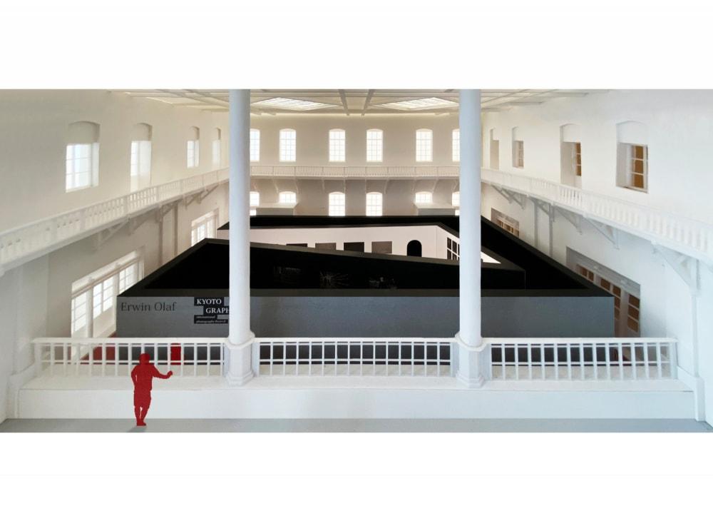 「KYOTOGRAPHIE 2021」、写真家アーウィン・オラフの展示空間は遠藤克彦建築研究所がデザイン - Slide:1
