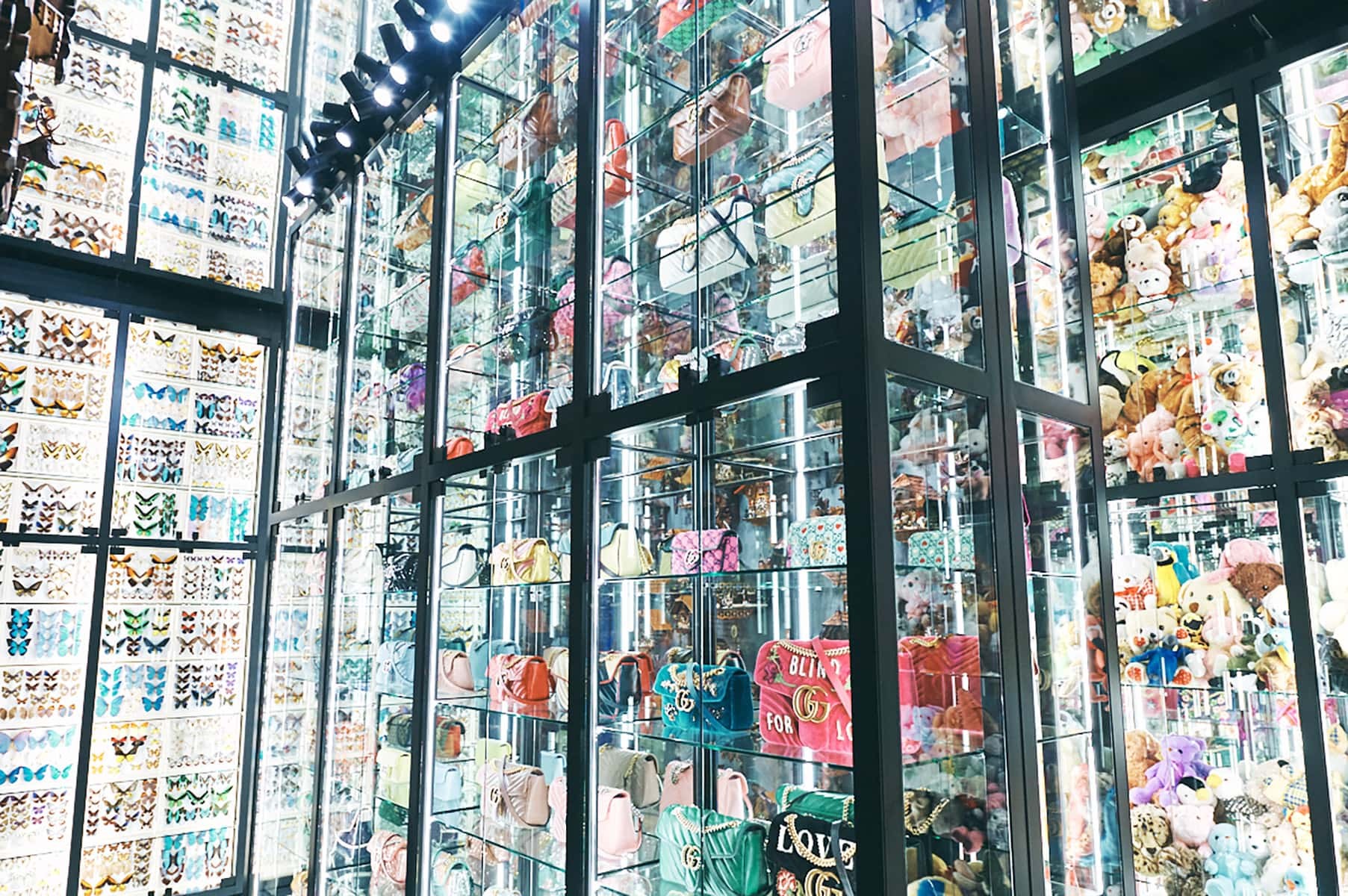 Room 1 Gucci Collectors - Slide:2