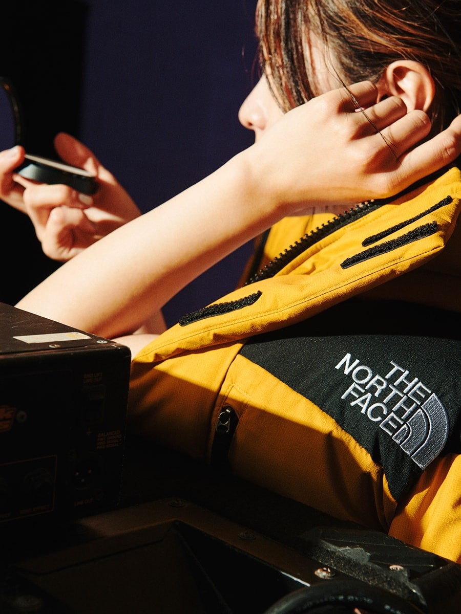 雨のパレード 大澤実音穂 ザ・ノース・フェイス ダウンジャケット - Slide:1