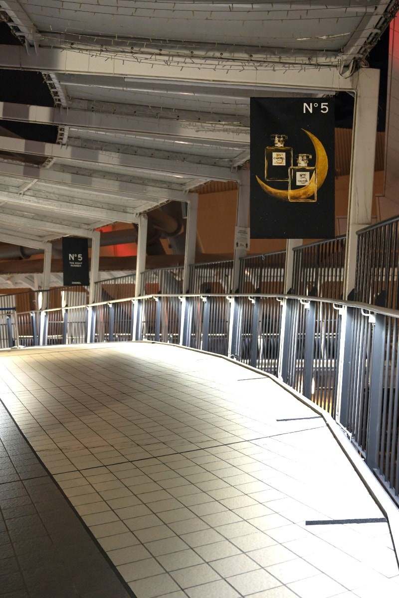 シャネルN°5 観覧車 - Slide:5
