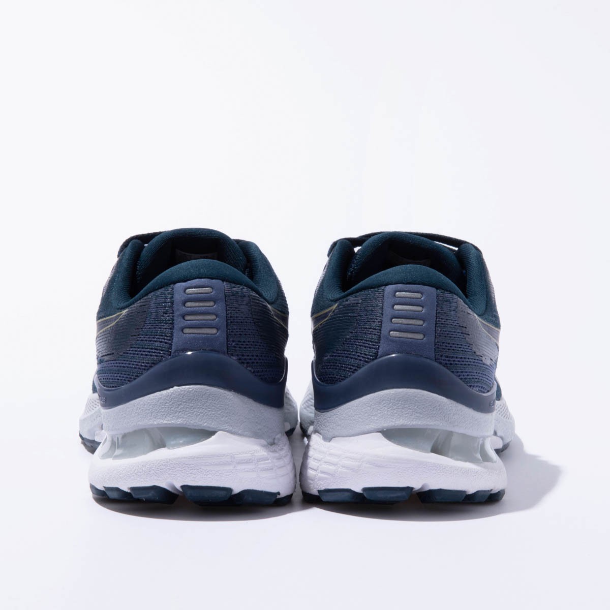 2022年は走りたい!ランニングからフィットネス、アフターランまで活躍する〈アシックス〉のウエア&シューズ - Slide:3