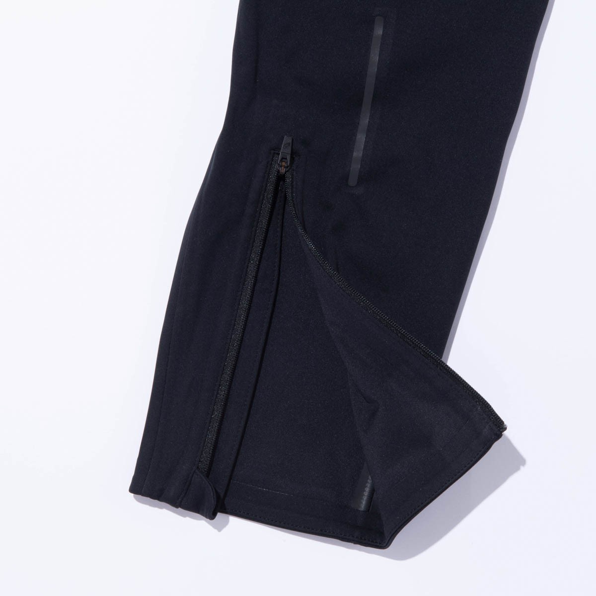 2022年は走りたい!ランニングからフィットネス、アフターランまで活躍する〈アシックス〉のウエア&シューズ - Slide:6