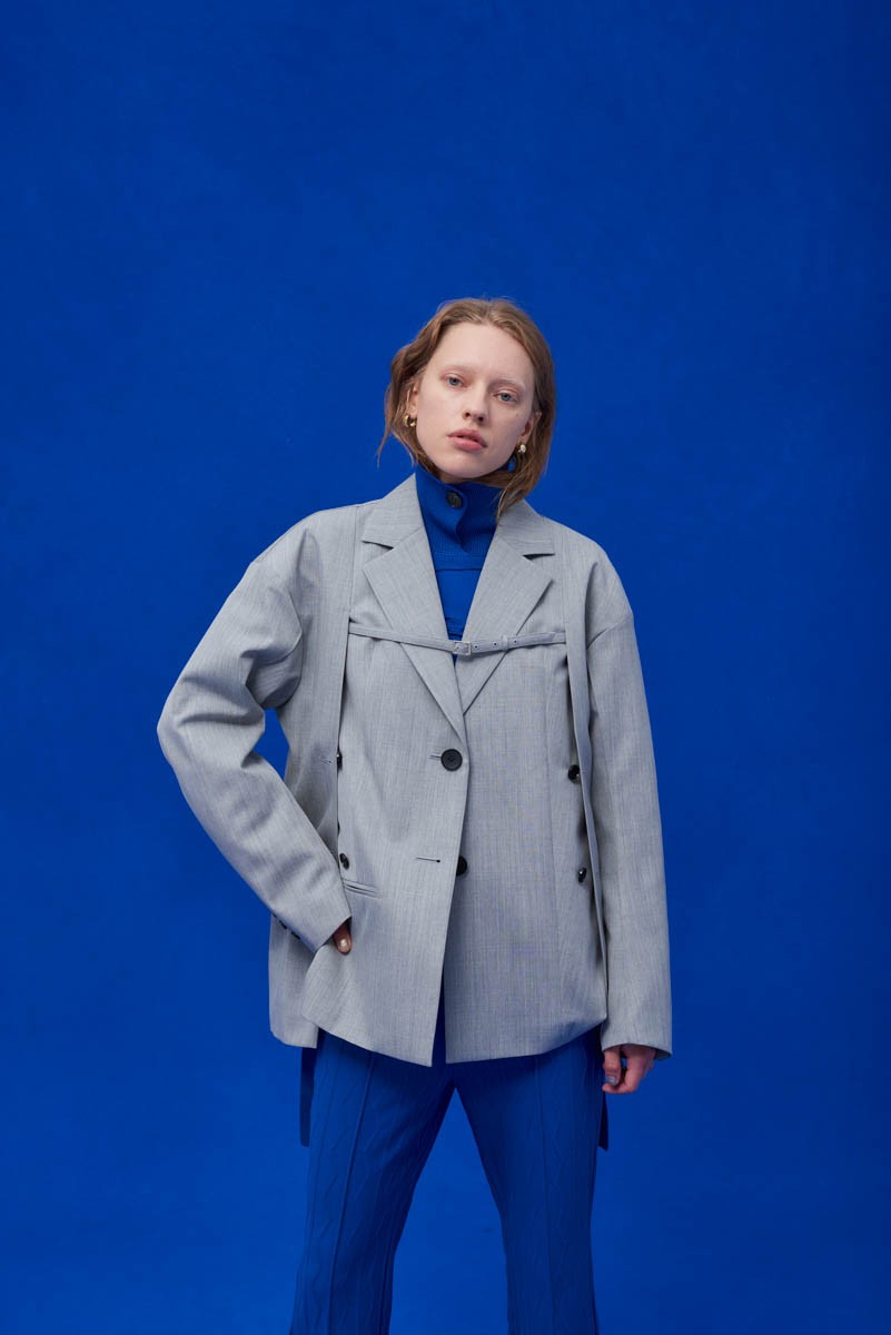 オプ・アートに着想した〈ユナイテッドトウキョウ〉の秋冬コート - Slide:1