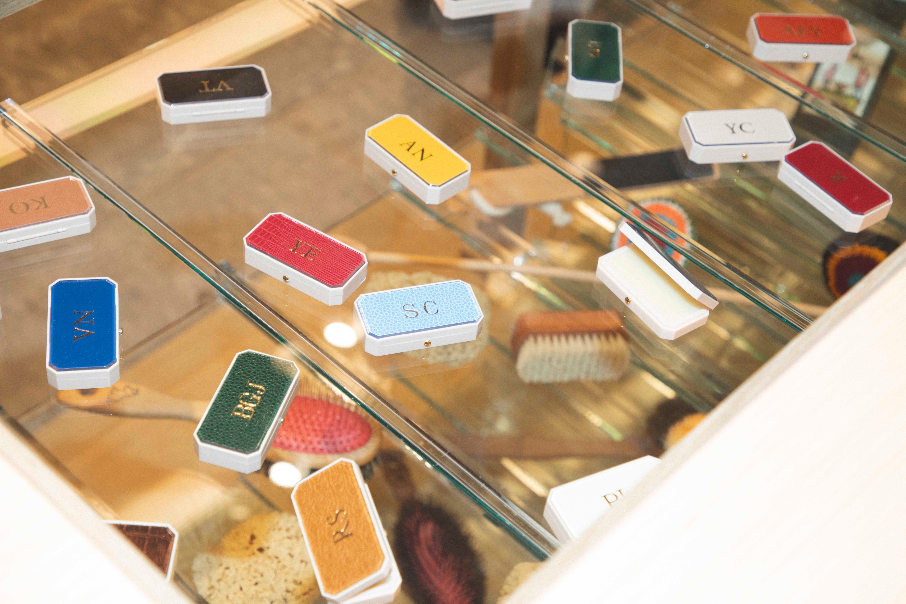 オフィシーヌ・ユニヴェルセル・ビュリーのアイテム - Slide:5