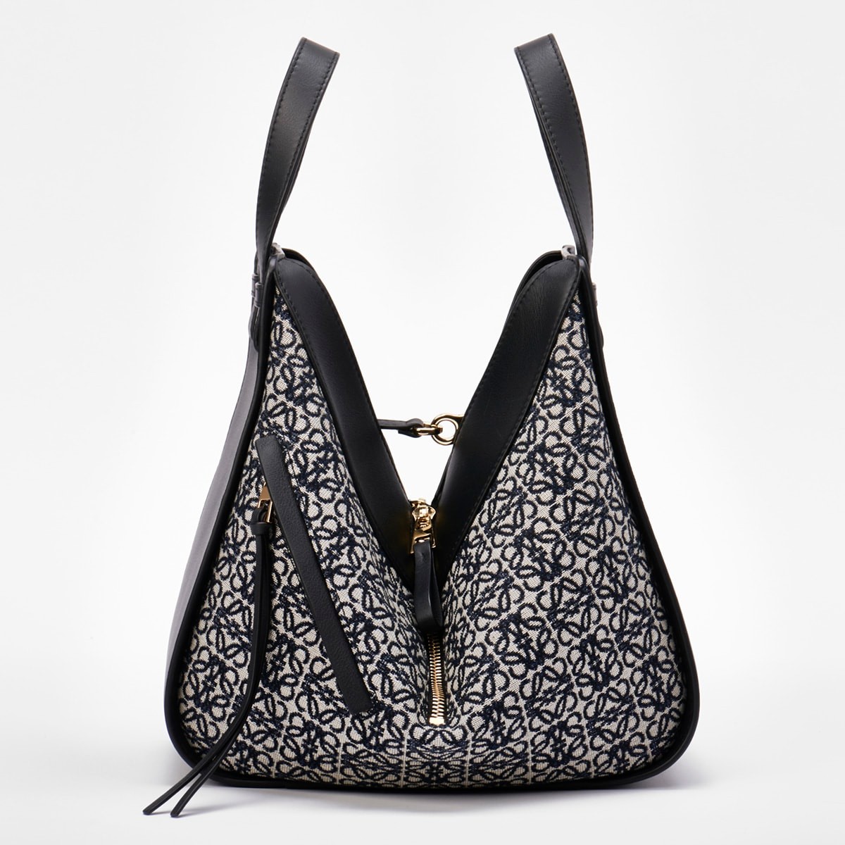 菅沼愛が〈ロエベ〉ハンモックバッグとこの春行きたい「tufting studio KEKE」 - Slide:2