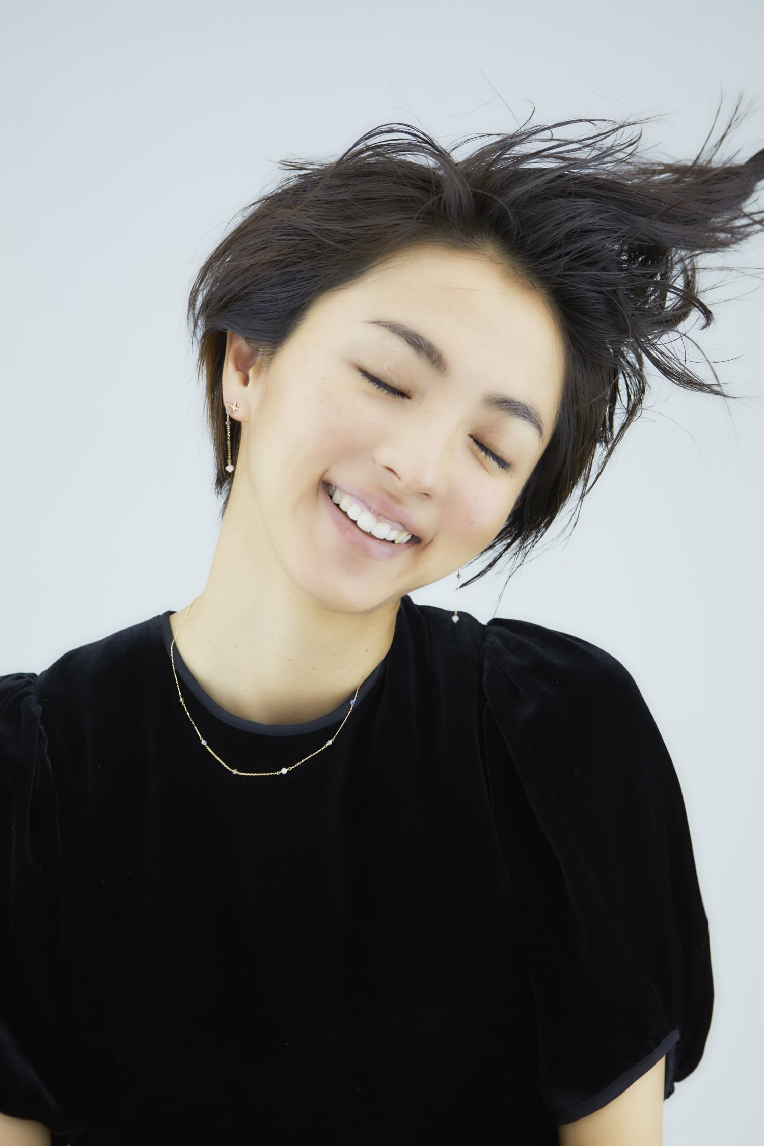 満島ひかりデザインの〈カスカナヒカリ〉。ジュエリーに閉じ込めた内なるきらめき - Slide:1