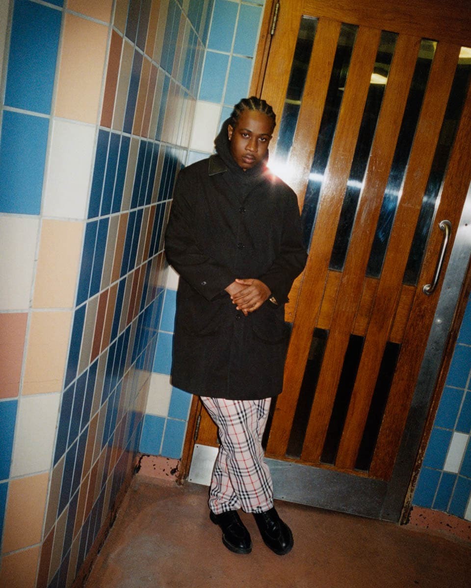 〈シュプリーム〉のボックスロゴが〈バーバリー〉チェックに。話題コラボが発売! - Slide:5