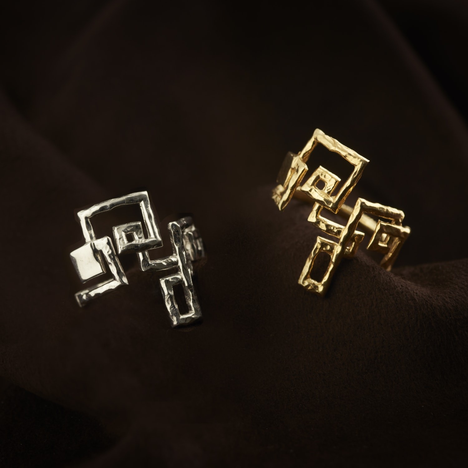 満島ひかりデザインの〈カスカナヒカリ〉。ジュエリーに閉じ込めた内なるきらめき - Slide:3