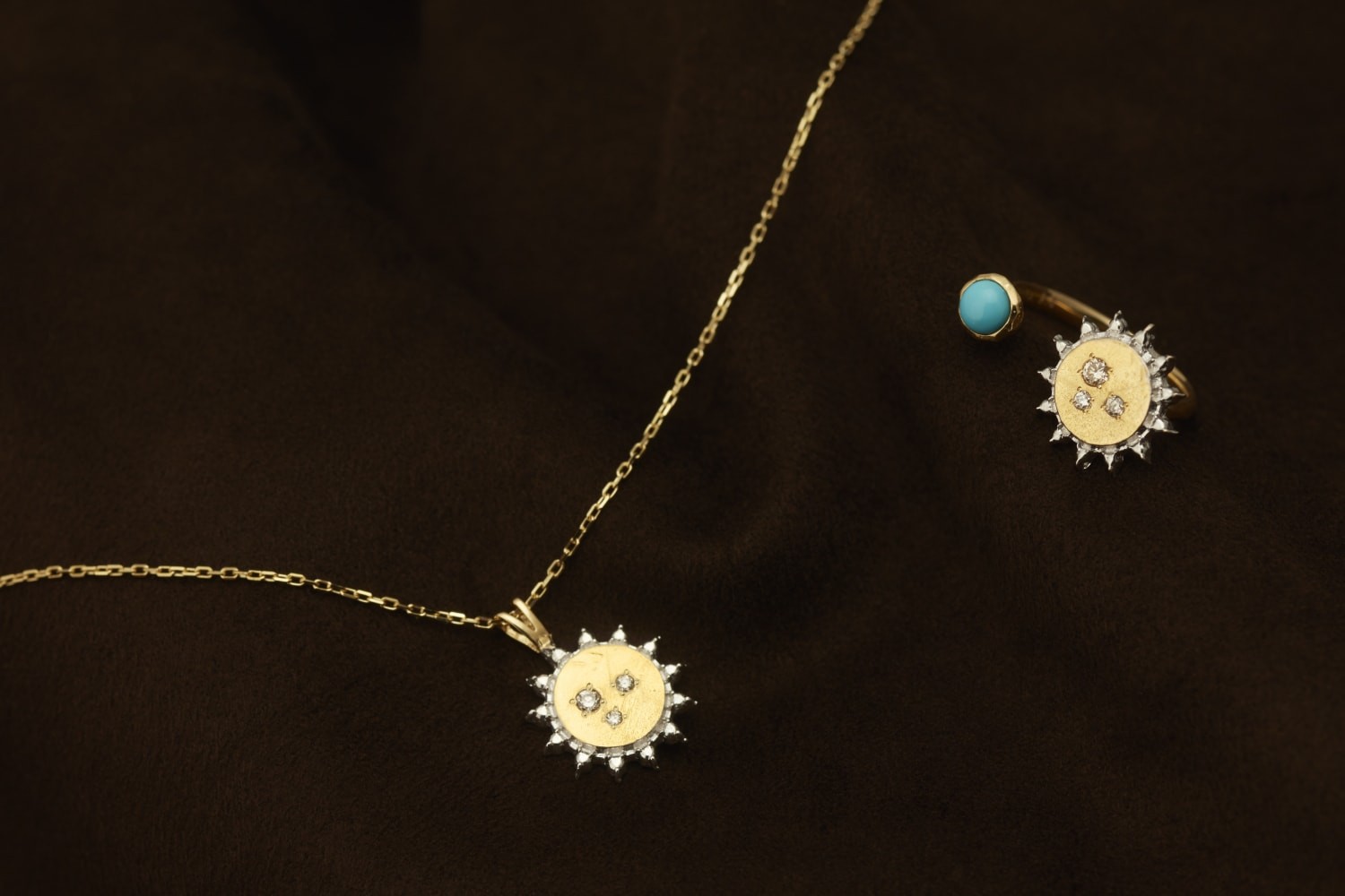 満島ひかりデザインの〈カスカナヒカリ〉。ジュエリーに閉じ込めた内なるきらめき - Slide:1