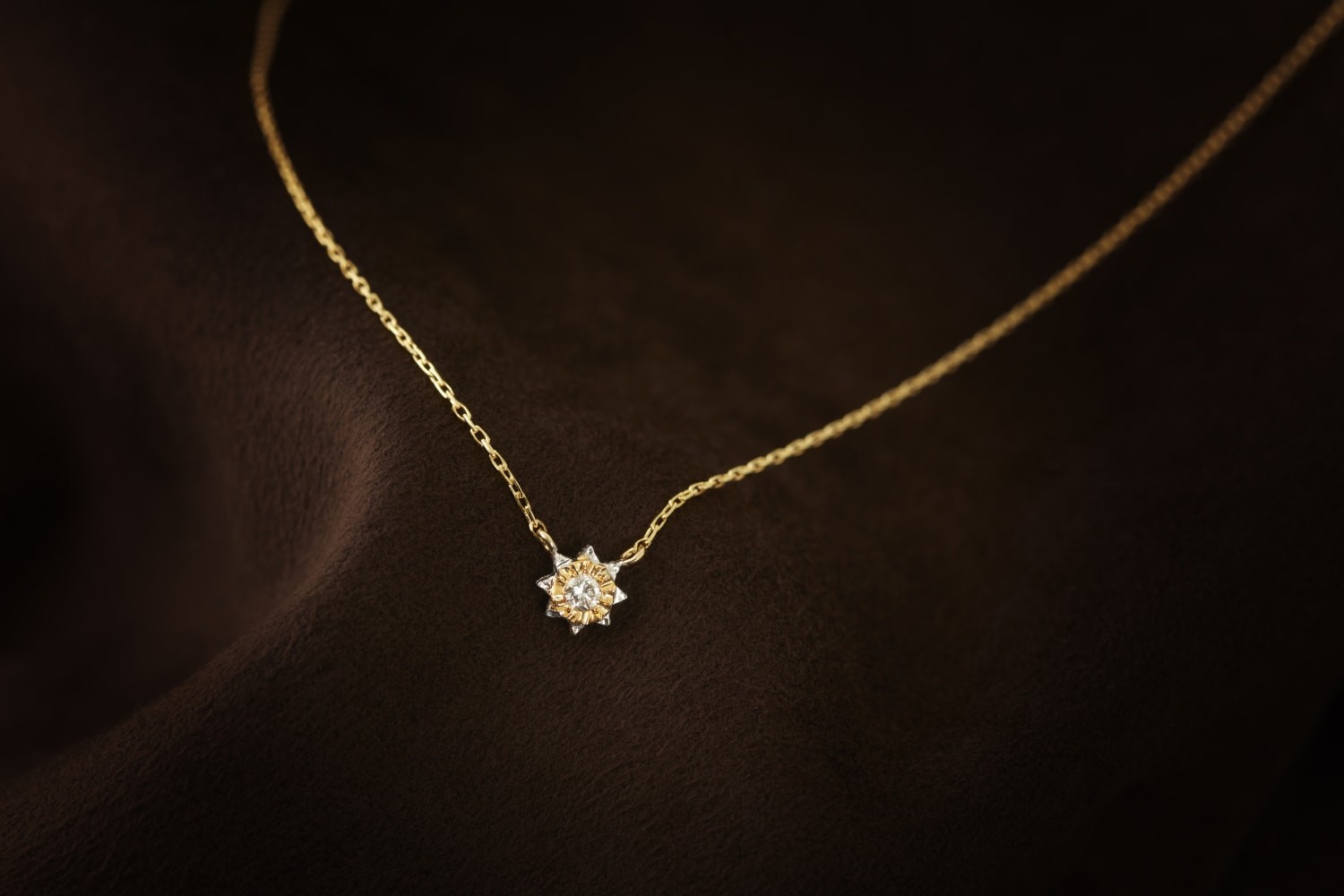 満島ひかりデザインの〈カスカナヒカリ〉。ジュエリーに閉じ込めた内なるきらめき - Slide:2