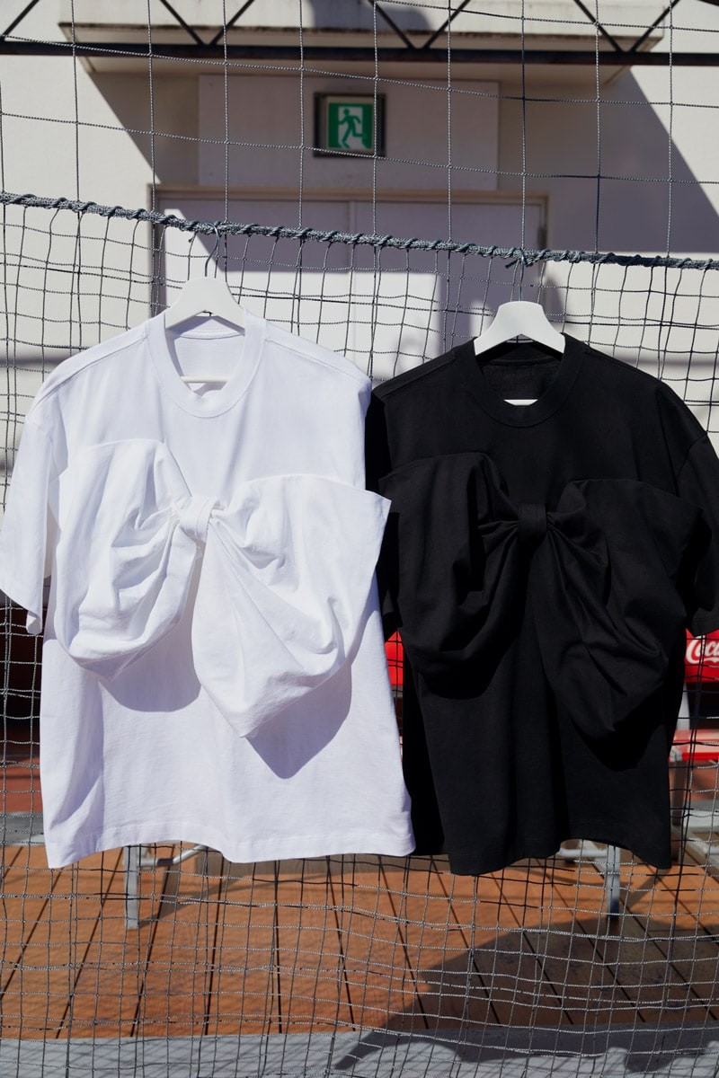 白と黒のTシャツ - Slide:2