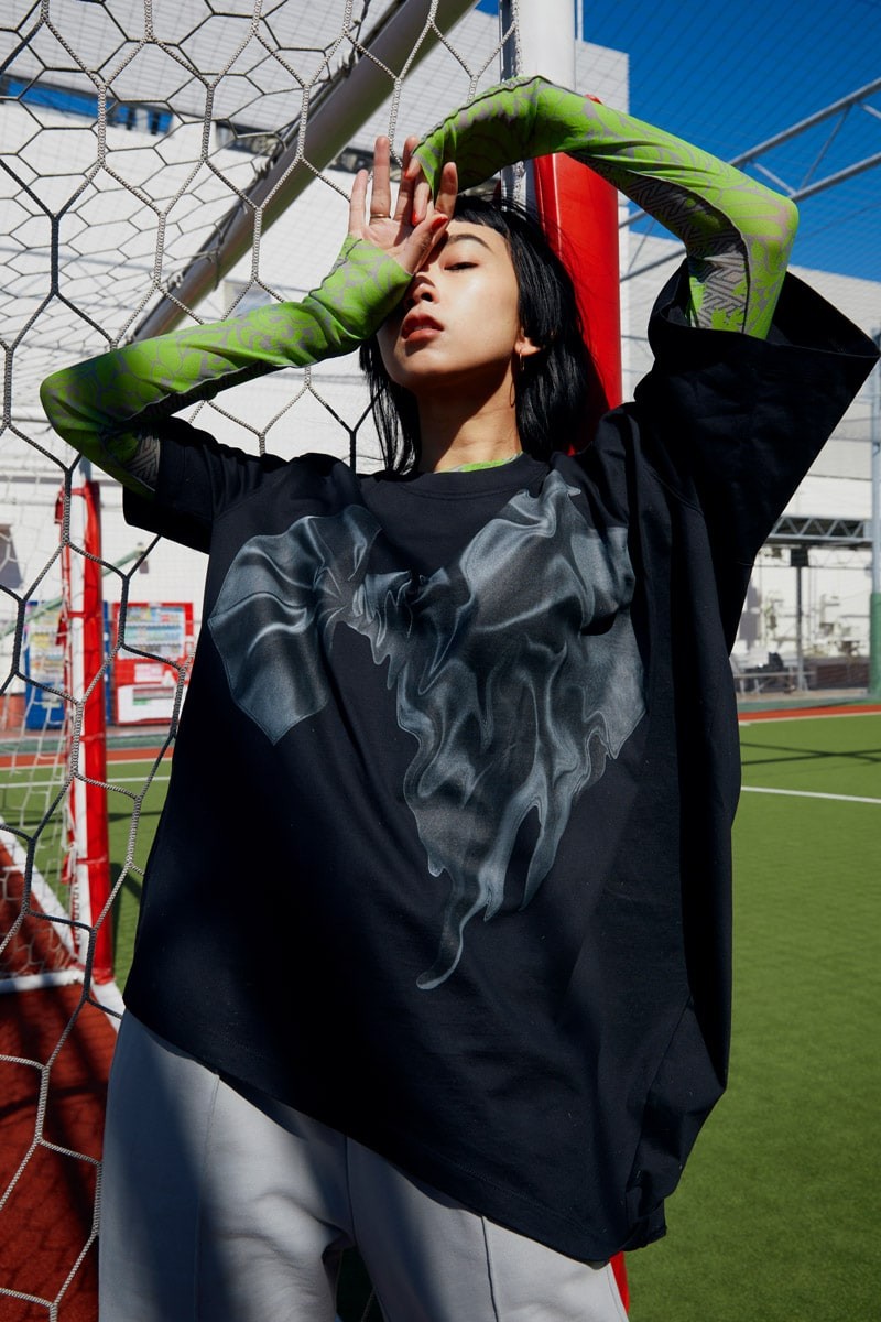 重ね着をした女性 - Slide:3