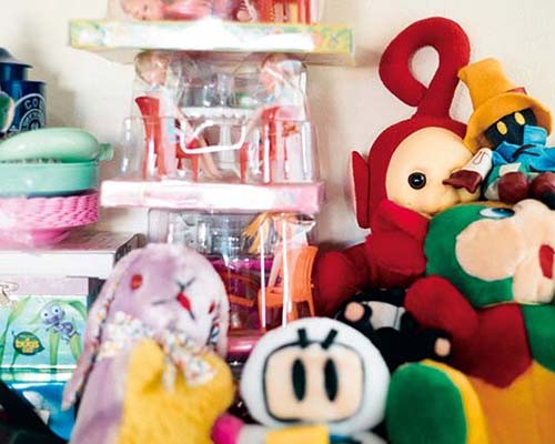 GINZA CHARMING BUSTERS 実家に住むひと 酒井いぶき - Slide:1