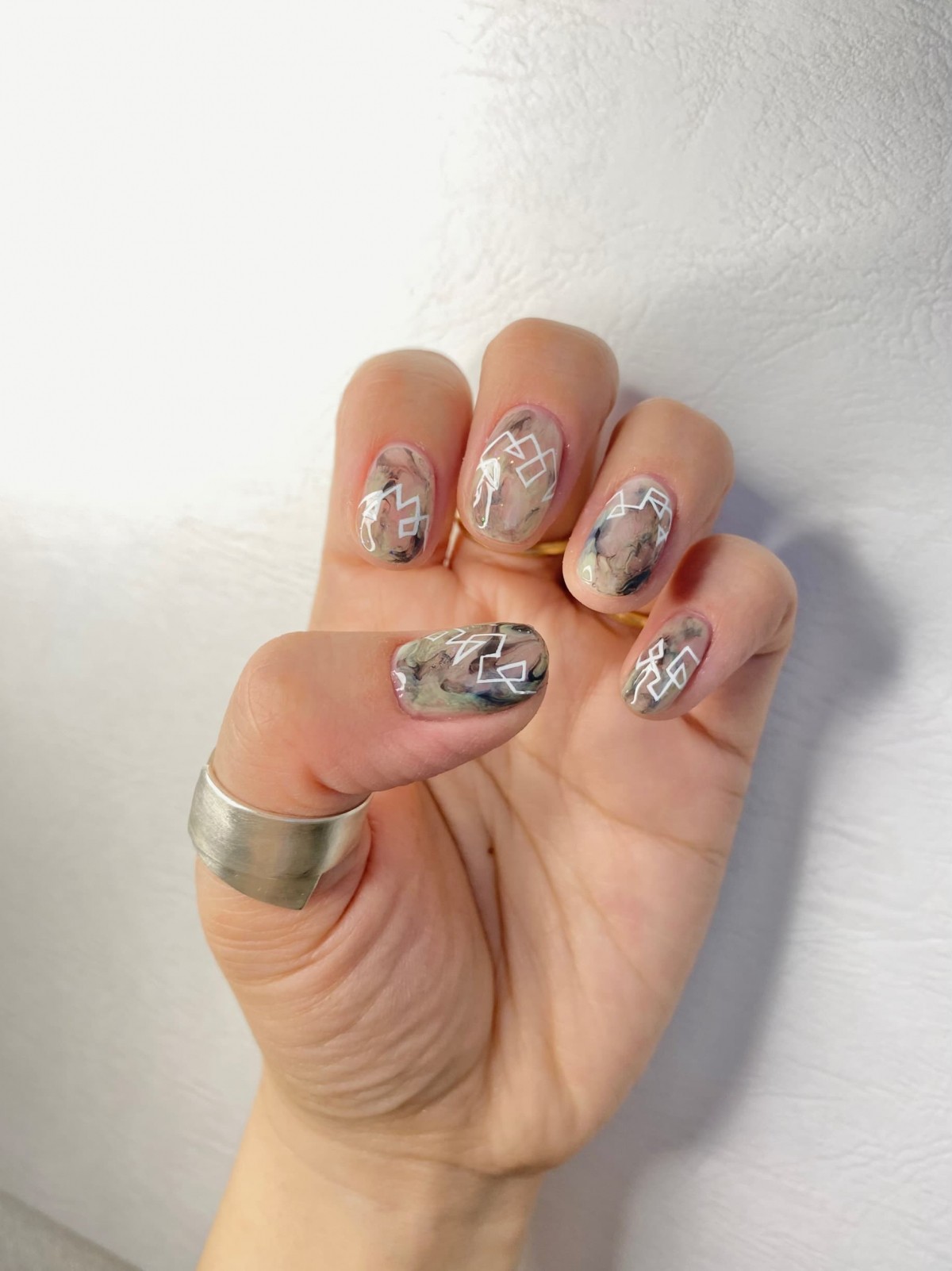 nail22_白ジグザグ - Slide:1