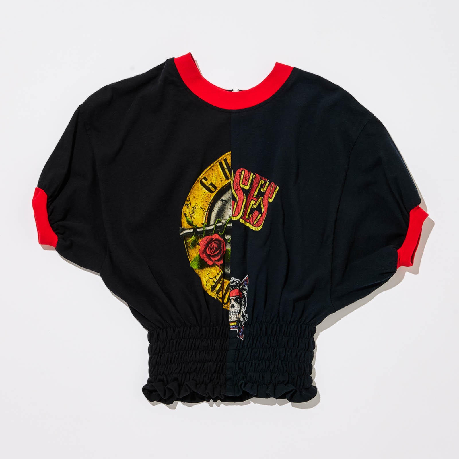 1枚でも、インナーを忍ばせても。今欲しい!ちびTシャツ6選 - Slide:1