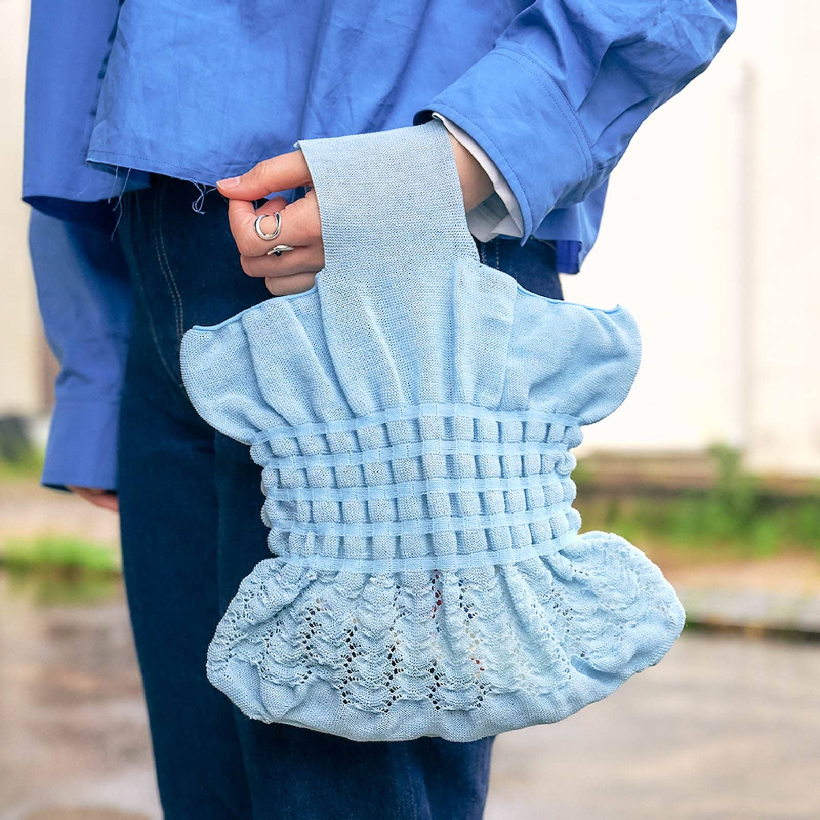 着古したセーターがバッグとスカーフに変身。〈マラミュート〉のRe:born企画を体験 - Slide:2