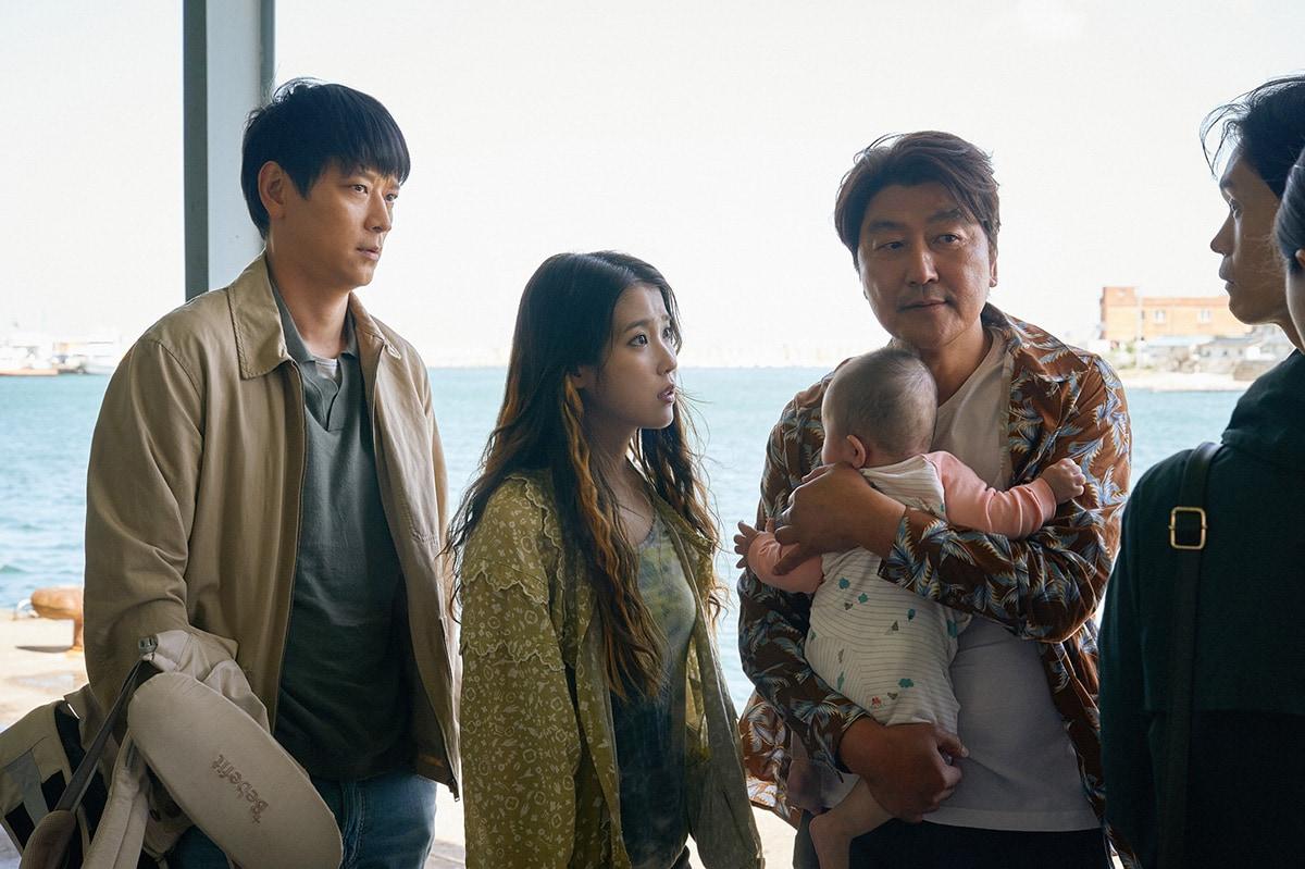 韓国映画界の新世代スター、イ・ジュヨン。『ベイビー・ブローカー』撮影中に考えていた「母親の権利ってなんだろう？」 - Slide:3