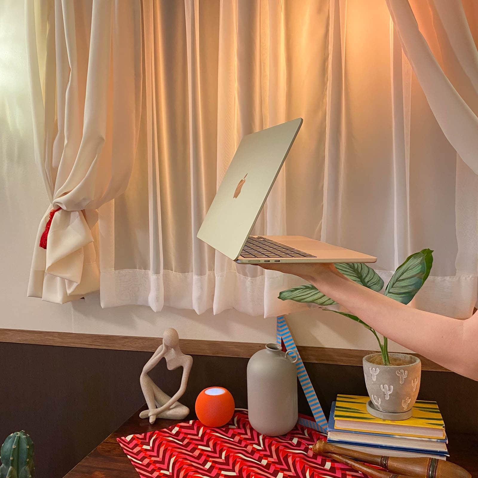 薄く、軽くなった新型MacBook Air。何がすごい?【みんなのニュース】 - Slide:2