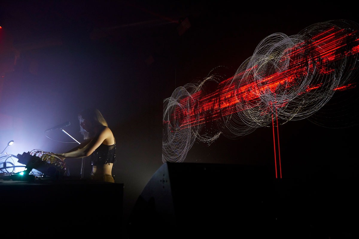 PRADA EXTENDS TOKYO リッチー・ホウティン プラスチックマン - Slide:3