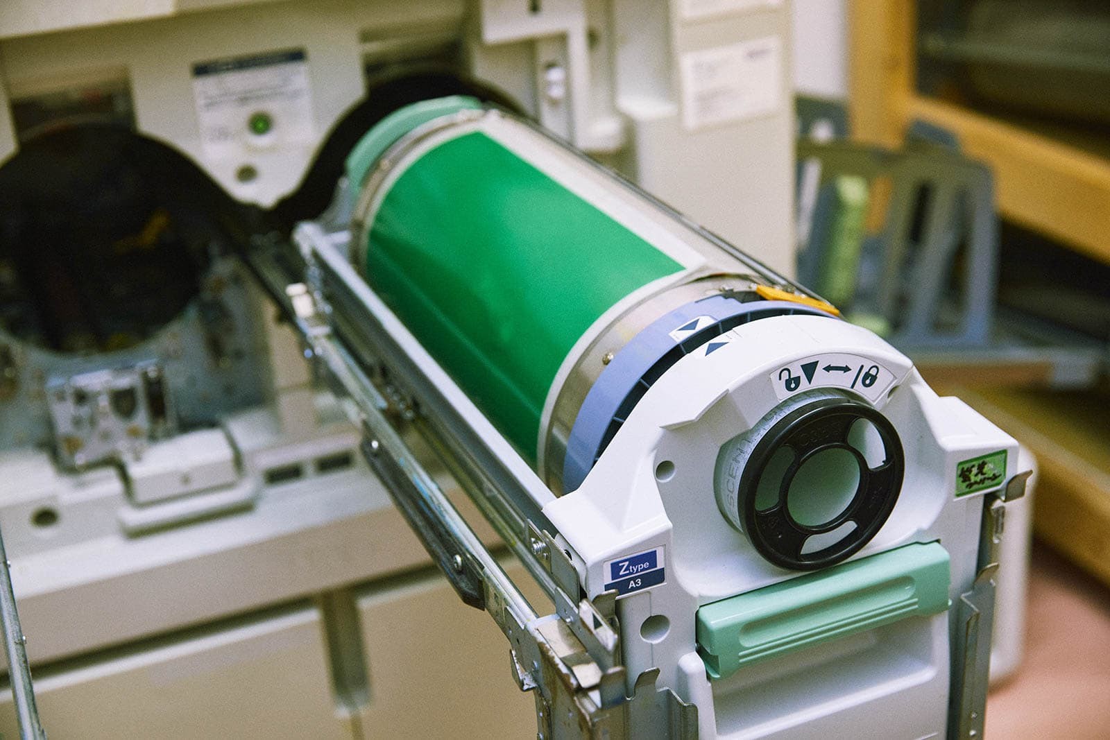 デジタルとアナログを横断するクリエイター・Hiromu Oka リソグラフ印刷を使ったアニメーションって何? - Slide:2