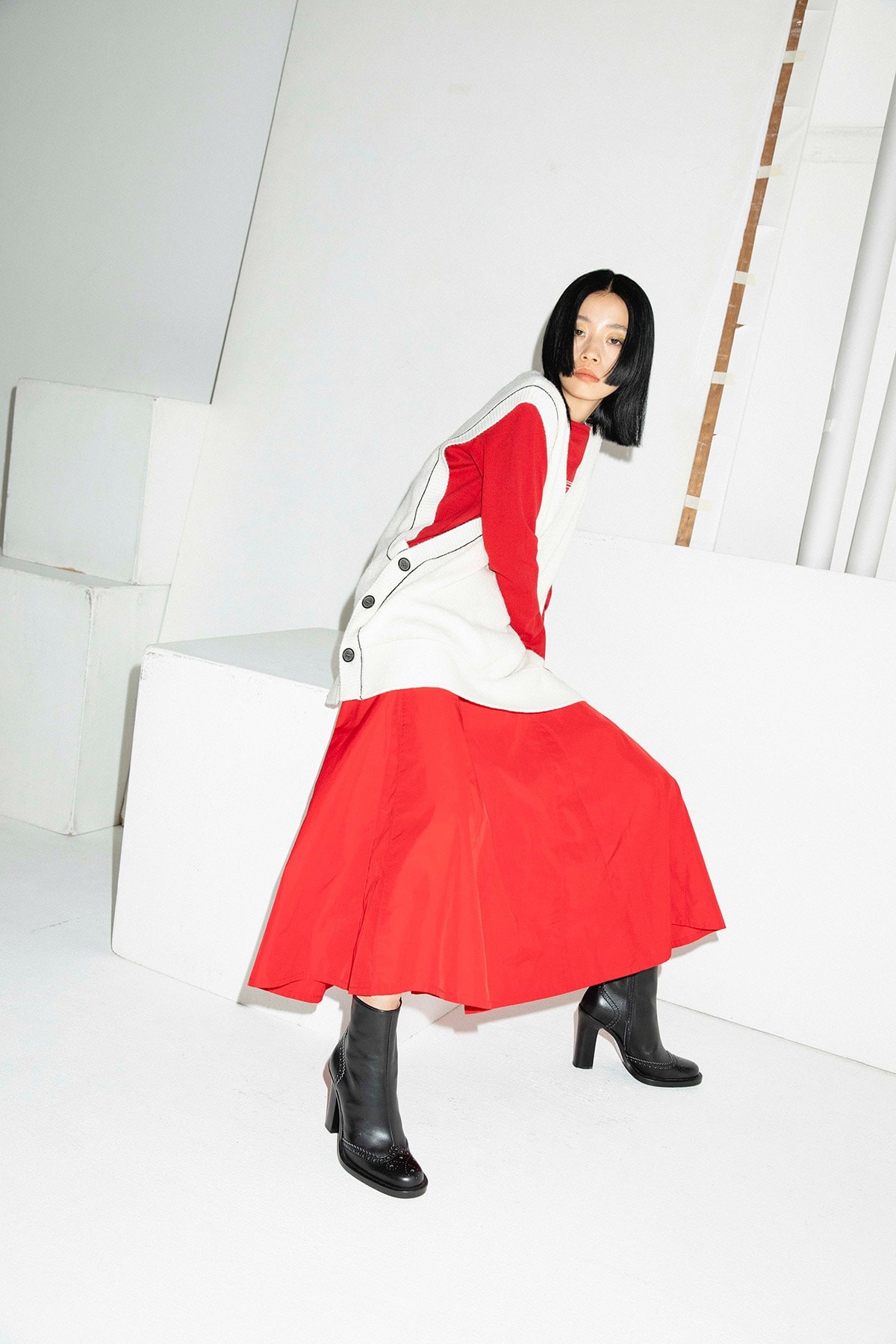 赤いワンピース - Slide:1