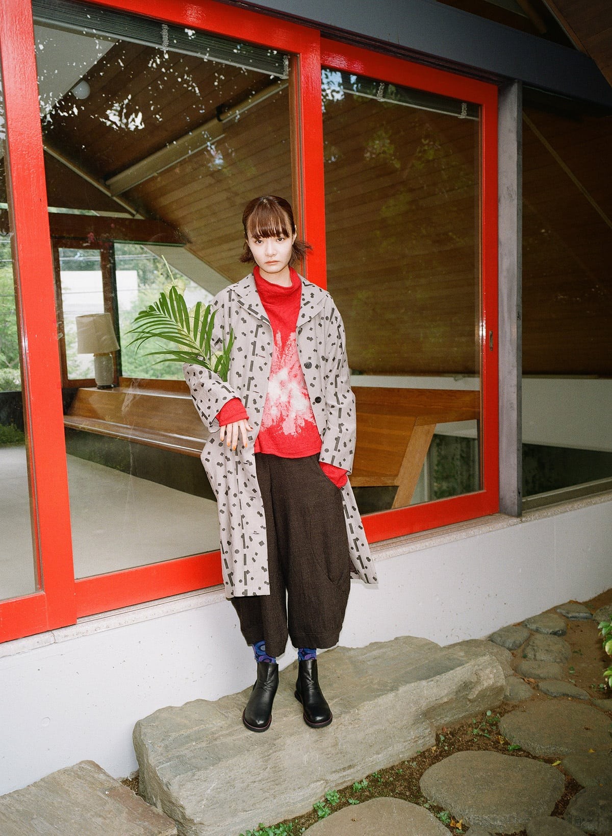 糸と柄が織りなす〈慈雨〉のリミックススタイル - Slide:1