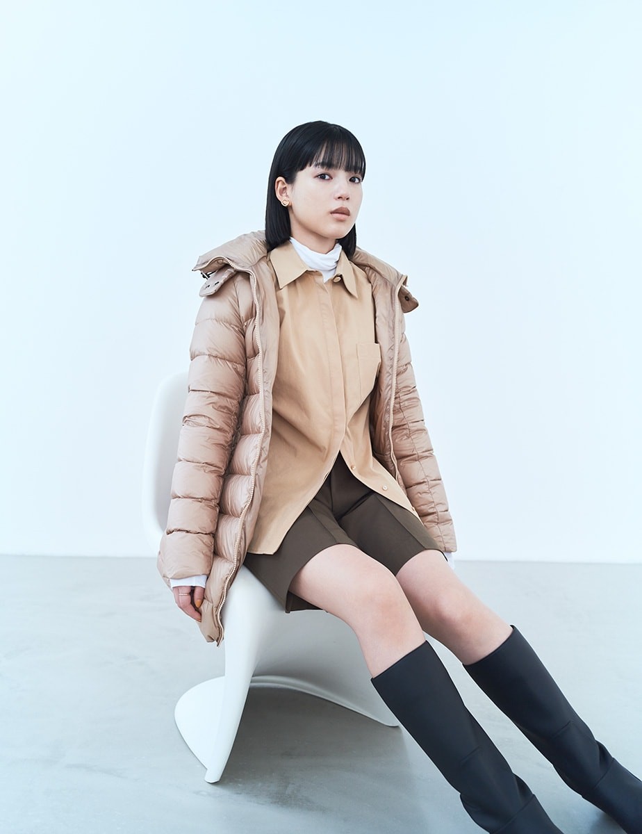 石井杏奈が着る<TATRAS>。 コーディネートも楽しい!街に映えるダウン - Slide:1