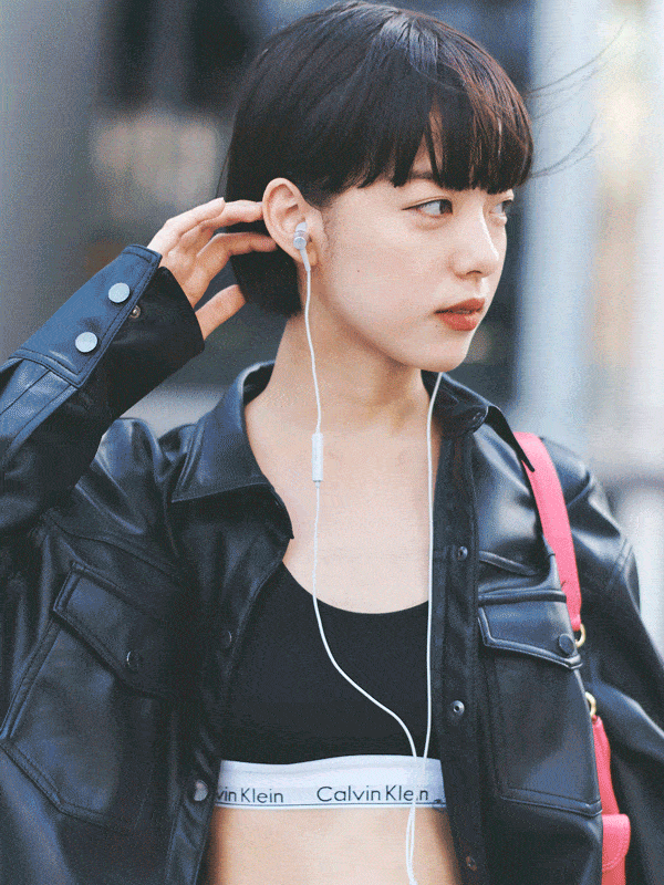 「有線イヤホンで何聴いてるの?」スナップ!