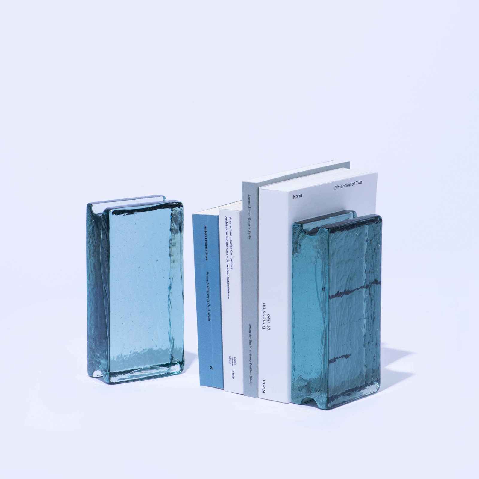 活版印刷の卓上カレンダー、スケルトンのカラー万年筆…etc. 選りすぐりの文房具8選【冬ギフト100】 - Slide:2