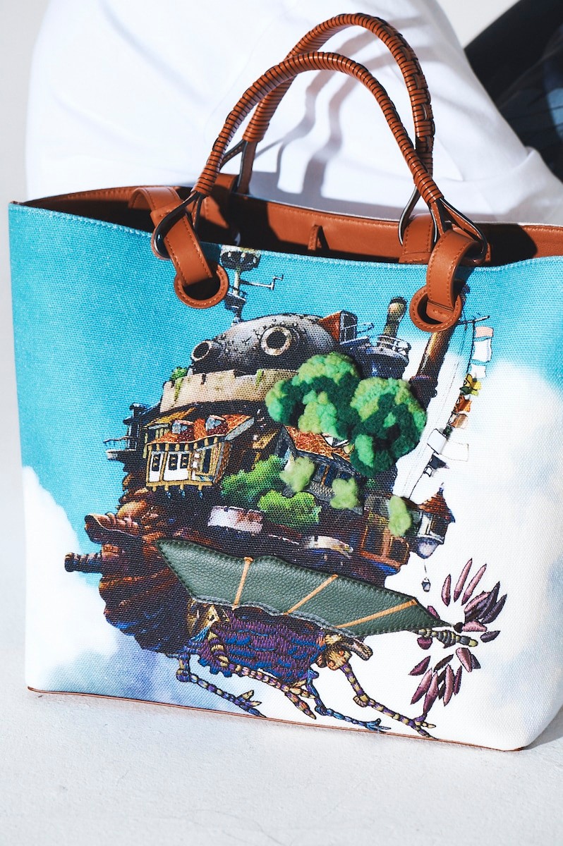 スタジオジブリとの第3弾! ロエベと『ハウルの動く城』コラボレーション - Slide:3