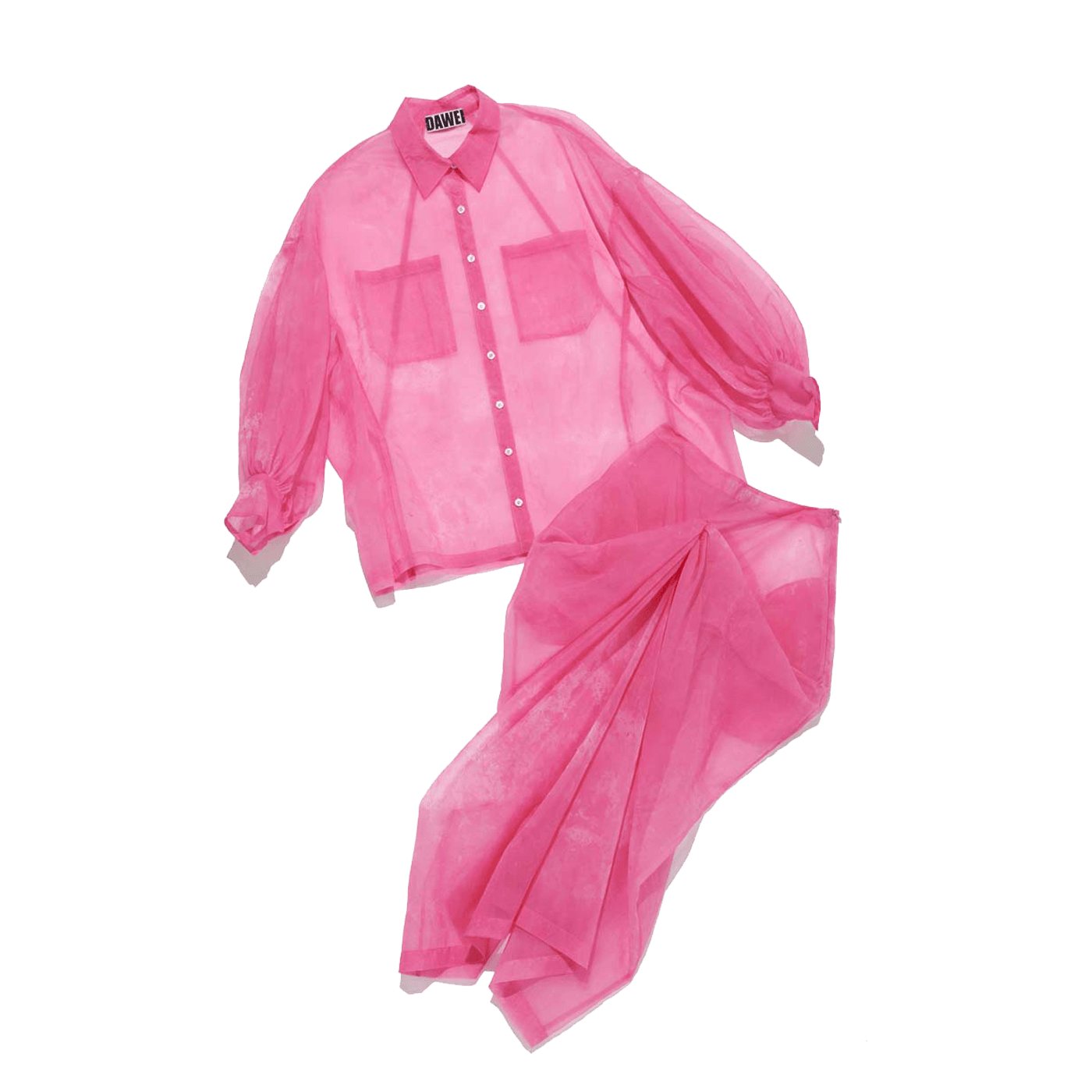 シャツ¥75,900、スカート¥70,400(DAWEI|メゾン・ディセット)