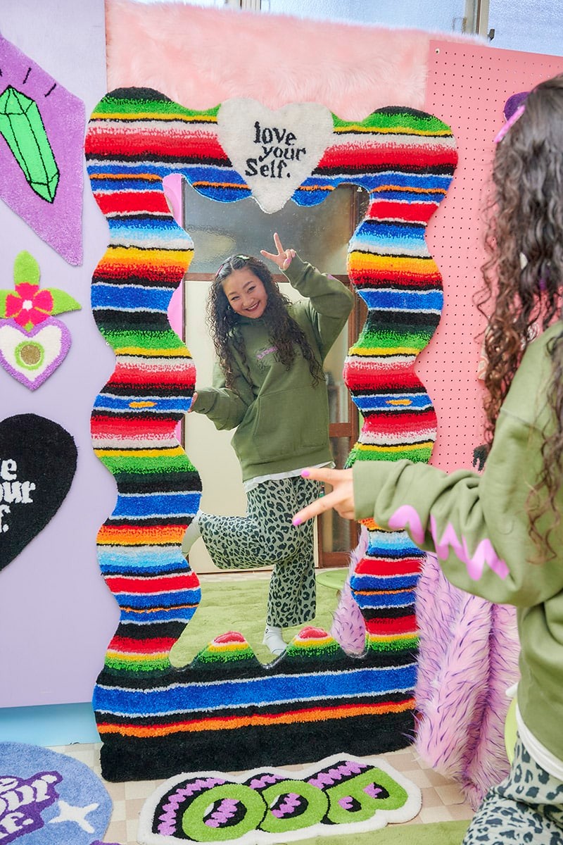 ハッピーな気持ちになれる、ぱくちーひとみのタフティングアート - Slide:1