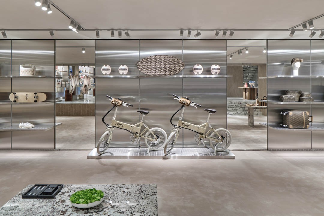 ジュエリーに“自由”をもたらす創業家4代目 デルフィナ・デレトレズ・フェンディにインタビュー - Slide:3