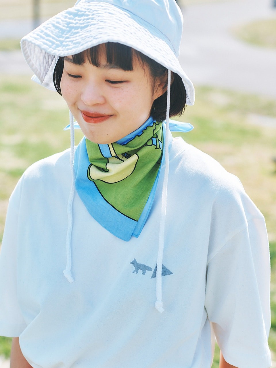 〈メゾン キツネ〉×〈アンドワンダー〉スナップ|Tシャツ|スカーフ - Slide:3