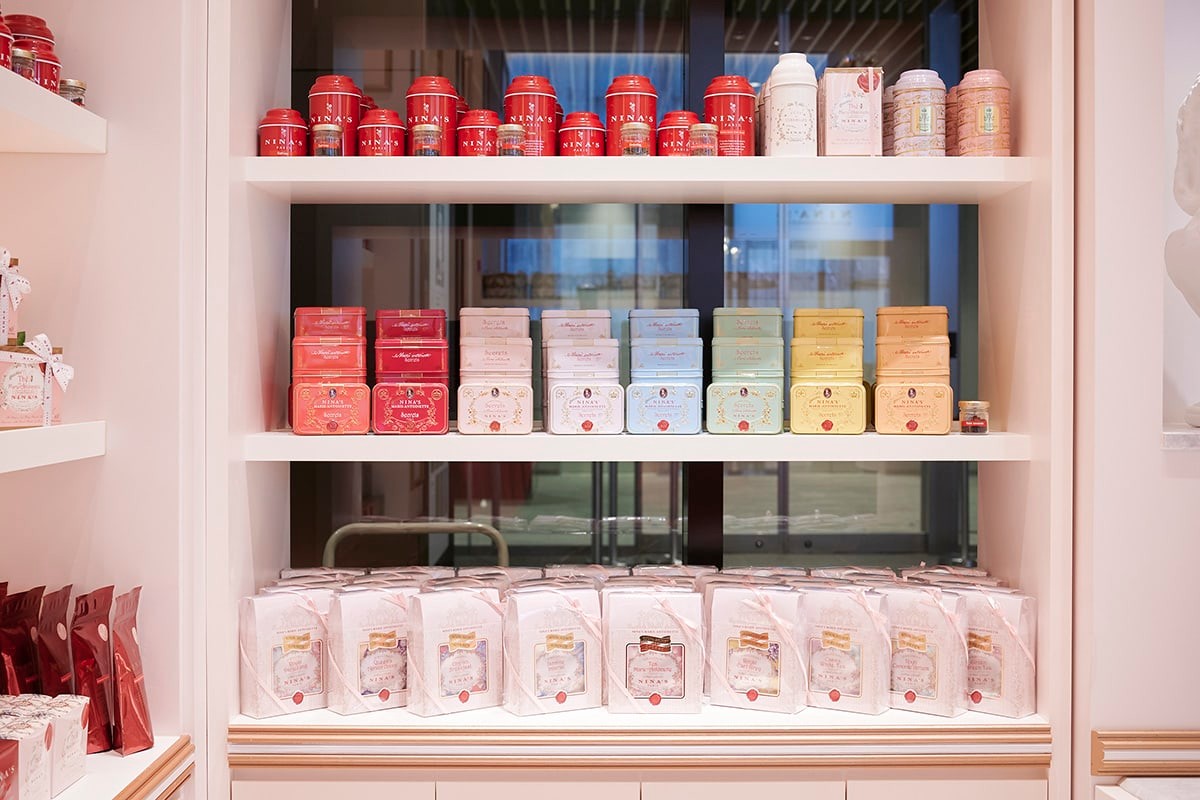 「ル サロン ド ニナス 日比谷」で夢のひと時。ラグジュアリーな空間でゆったりと紅茶を楽しむ - Slide:3