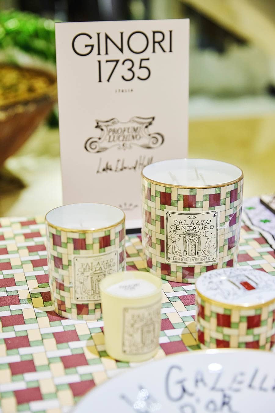 ミニマリストの逆を行く、“好き”を詰め込んだ部屋作り。 ルーク・エドワード・ホールにインタビュー - Slide:1